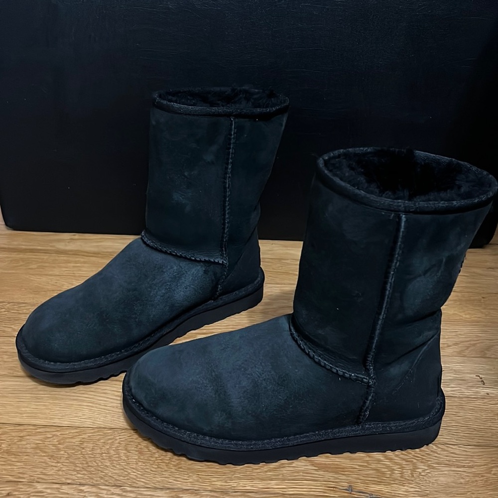 UGG Classic Short ll Boots
